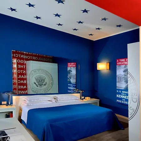Phi Готель 4*