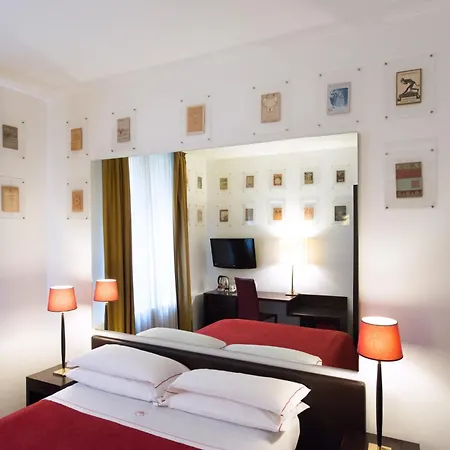 Phi Hotel Bolonia